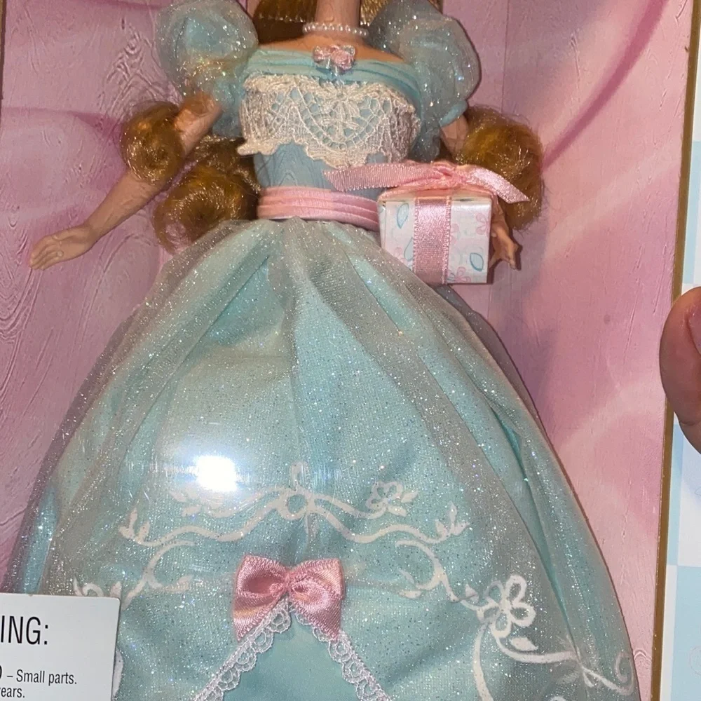 1999 Mattel Birthday Wishes Collector Edition Barbie Doll in Box (BX40)